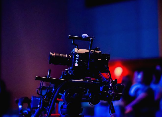 Camera on pedestal